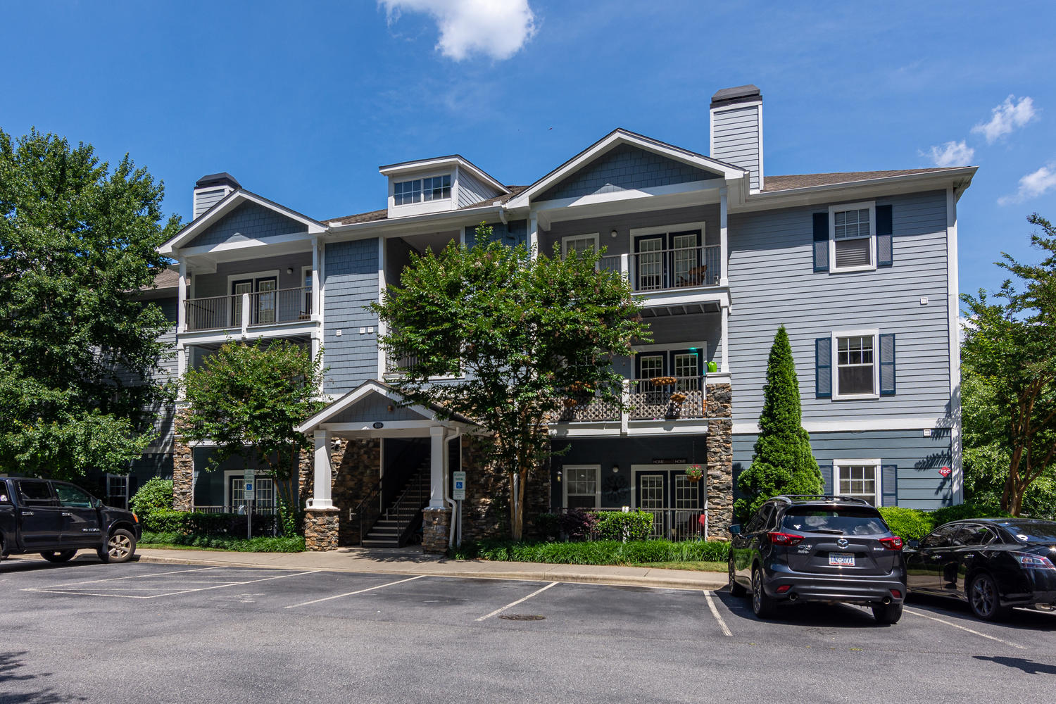 800 Vista Lake Drive - 205
